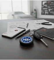 Chevrolet Logolu LAstik Jant Detaylı Araba Anahtarlığı (Mavi)