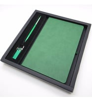 Wings SG172 Kutulu Yeşil İsme Özel Defter + 16GB Usb Bellek + Touch Kalem Set  Hepsi İsme Özel