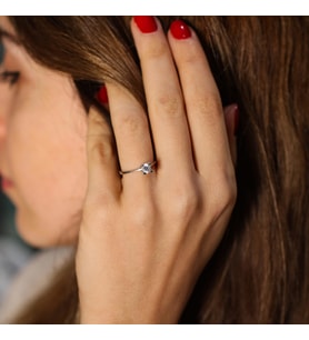 925 Ayar Gümüş 0,60 ct Görünümlü Tektaş Yüzük