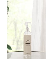 Çamaşır Kokusu  White Flowers 400 Ml Çamaşır Parfümü  Çamaşır Spreyi (Şeffaf)