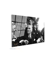 Yatay Cam Tablo Salon Duvar Tablosu Yatay Cam Ataturk Koltukta Otururken Ev Hediyesi Ofis Tablosu