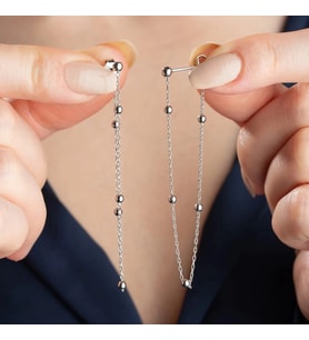 Gümüş Çift Zincirli Top Detaylı Kadın Küpe