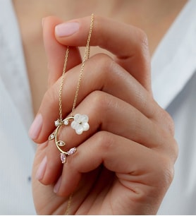 925 Ayar Gümüş Sedefli Gül Kolye