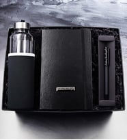 Kişiye Özel Siyah Defter & Özel Kılıflı 500Ml Cam Matara & Siyah Mat Roller Kalem Hediye Seti