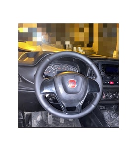 DİKİŞLİ DİREKSİYON KILIFI DAMARLI NOKTALI DERİ SİYAH DİKİŞLİ FIAT DOBLO İÇİN HIZLI KARGO