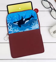 BK Gift Balıklar Tasarımlı Taşınabilir Koruyucu Tablet Kılıfı & Organizer Çanta - Bordo-1