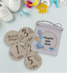 BK Gift Kişiye Özel Mesajlı Kesede Bebek Fotoğraf Çekimi Ahşap Anı Kartları Model 1