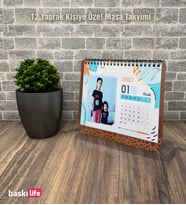 2026 Yılı Ahşap Masa Takvimi Piramit Takvim Kişiye Özel 12 Yaprak --- 2026 ---