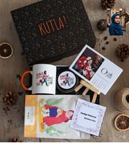 Kişiye Özel Karikatürlü Bana Hayransın Hediye Kutusu - Kişiye Özel Kupa Standart, Çay, Takvim, Mum Doğum Günü Hediyesi