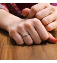 925 Ayar Gümüş 0,40 ct Görünümlü Tektaş Yüzük