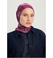 Schaless Köklerin Aynası - Kırmızı - Efilia Desenli Eşarp - 90x90 Cm (Mürdüm)