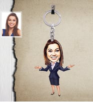 Kişiye Özel Patron Karikatürlü  Ahşap Anahtarlık Bayan-3-Eco