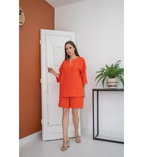 Oranj Şort Ve Üst Takım
