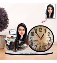 Kişiye özel Karikatür  ÖĞRETMEN Kadın tasarımlı Masaüstü Saat, Öğretmenler Günü Hediyesi, Öğretmene hediye  M6