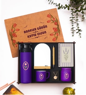 Anneler Günü Lüks Hediye Seti – Ahşap Kutu, Kolye, Ayna, Fincan, Mum