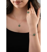 925 Ayar Zümrüt Taşlı Rodyum Lotus Çiçeği 3'lü Gümüş Set