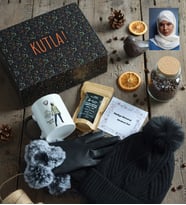Kişiye Özel Karikatürlü Cute But Capricorn Oğlak Burcu Hediye Kutusu - Kişiye Özel Kupa Standart, Filtre Kahve, Eldiven, Bere Doğum Günü Hediyesi