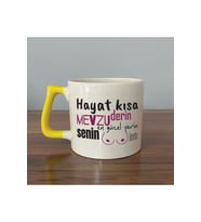 Senin En Güzel Yerin Memelerin Baskılı Sarı Kulplu Prime Kupa - Komik Hediye Bardak Fincan Mug