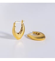 14 Ayar İtalyan Modern V Altın Küpe 3,7 gr