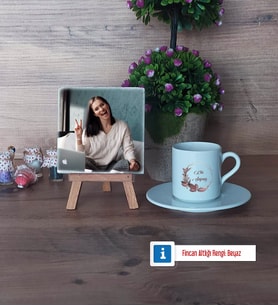 Doğum Günü Hediyesi İsme Özel Fotoğraflı Dekoratif Taş, Ahşap Altlıklı Türk Kahvesi Fincanı Hediye (Model 2)