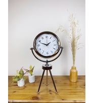 Krom Metal Mini Tripod Çini Desen Masa Saati 45×26 Cm