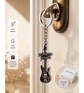 Şebnem Ferah Elektro Gitar Tasarımlı Metal Anahtarlık – Unisex Anahtar ve Çanta Aksesuarı