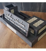 Kişiye Özel Masa Üstü Ahşap İsimlik-Kalemlik Set