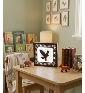 Dekoratif Kartal Figürlü Işıklı Ahşap Tablo – 14x14 cm LED Gece Lambası