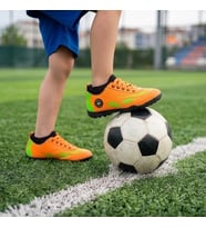 Çocuk Halı Saha Futbol Ayakkabısı – Hafif, Kaymaz Tabanlı, Bağcıklı Kramponsuz Spor Ayakkabı