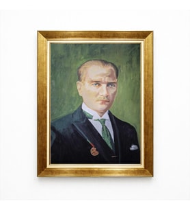 Tablore Atatürk Yeşil Fonlu Yağlı Boya Kanvas Tablo - Lüks Altın Çerçeveli Duvar Dekoru