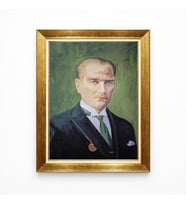 Tablore Atatürk Yeşil Fonlu Yağlı Boya Kanvas Tablo - Lüks Altın Çerçeveli Duvar Dekoru