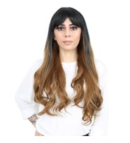 Kahküllü Uzun Dalgalı Fiber Sentetik Peruk - Siyah / Karamel Ombreli