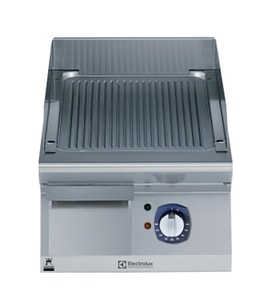 Electrolux Professional Endüstriyel Nervürlü Fırçalanmış Krom Kaplamalı Çelik Pişirme Yüzeyi İle Yarım Modül Elektrikli Izgara, Eğimli, Termostatik Kontrol, Kazıyıcı Dahil E7IILDAOMCA