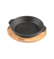 Lava Döküm Yuvarlak Servis Tabağı ve Ahşap altlığı.  Çap(Ø)16cm.