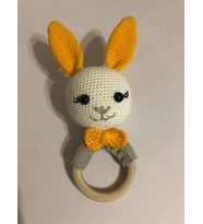 Sarı Kulaklı Tavşan Çıngırak Amigurumi Organik Oyuncak