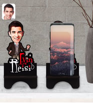 BK Gift Kişiye Özel Evin Reisi Karikatürlü Ahşap Biblo Telefon Standı-2