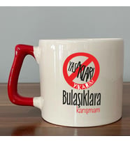 Yasakları Yıkarım Bulaşıklara Karışmam Baskılı Kırmızı Kulplu D Kupa