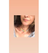 El yapımı çiçekli kolye