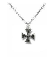 Desenli Haç Figürlü Unisex Kolye – 60 cm Zincirli, Gotik & Vintage Metal Takı (Gümüş)