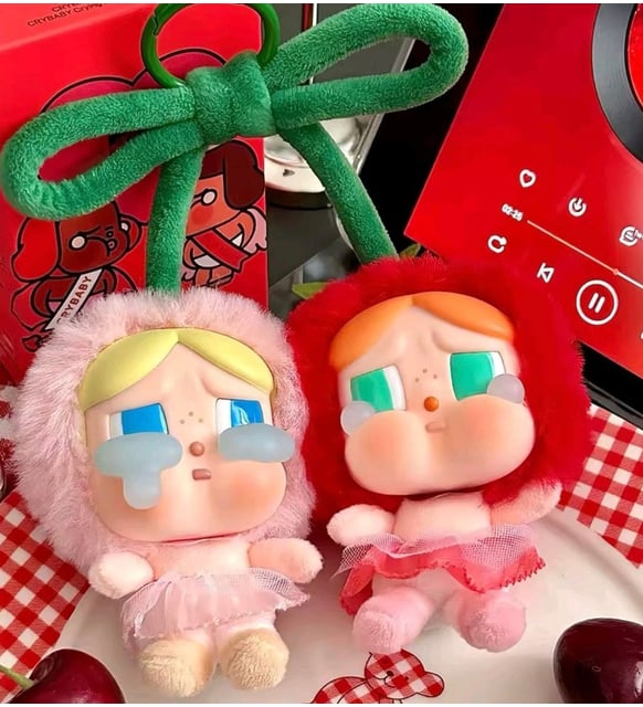 PopMart CryBaby Chery Kiraz Mıknatıslı Charm Oyuncak 1 ADET