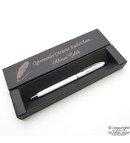 Wings İsme Özel Slim Beyaz Touch Metal Tükenmez Kalem + İsme Özel Kutu (Öğretmenler Günü veya başka bir mesaj) (Karışık)