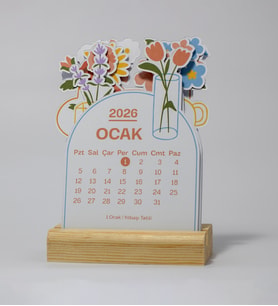 2026 Yılı Ahşap Standlı Masaüstü Takvimi, Çiçek Temalı Takvim, 8x12 cm (Çok Renkli)