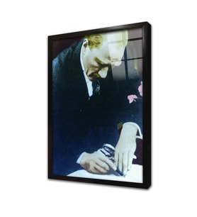 Atatürk İmza Atarken Çerçeveli Cam Tablo