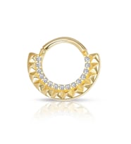 Sıra Taşlı Modelli Altın Helix Piercing (Gold)