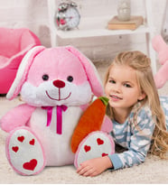 80  cm Elinde Havuç Tutan Tavşan (Pembe)