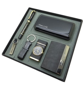 Signator® Sophia  Kişiye Özel Set - 10000 mAh Powerbank + 32 Gb. Usb Bellek  + Roller Kalem + Anahtarlık + Saatli Çakmak + Kartvizitlik  İsme Özel Hediyelik Set (Karışık)