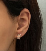 Rose Kaplama Baget Taşlı Çivili Kadın Küpe