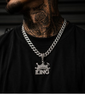 Hip Hop Iced Out King Pendant Küba Zincir Kolye