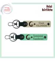 İsme Özel Çocuk Ve Ayyıldız Temalı Hediye – Sevgiline Kişisel Anahtarlık Seti, Sütlü Kahve-Yeşil
