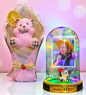 Sizlere Özel İsimli Fotoğraflı Renkli Led Işıklı Fanus ve Pembe Peluş Ayıcık Buketi (Model 8)